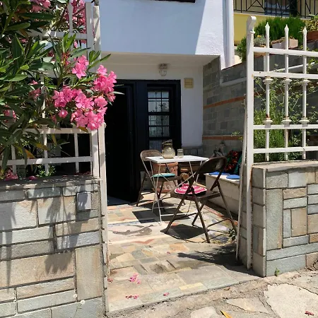 Gemuetliches Appartement In Ano Poli Thessaloniki Exterior photo